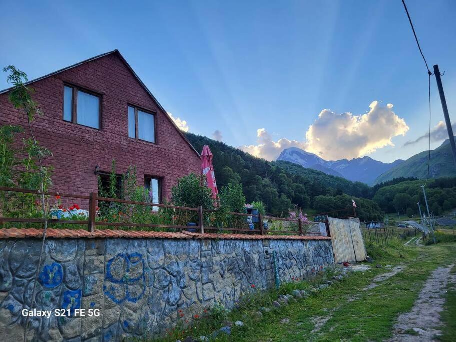 Peak House Villa Kazbegi Kültér fotó