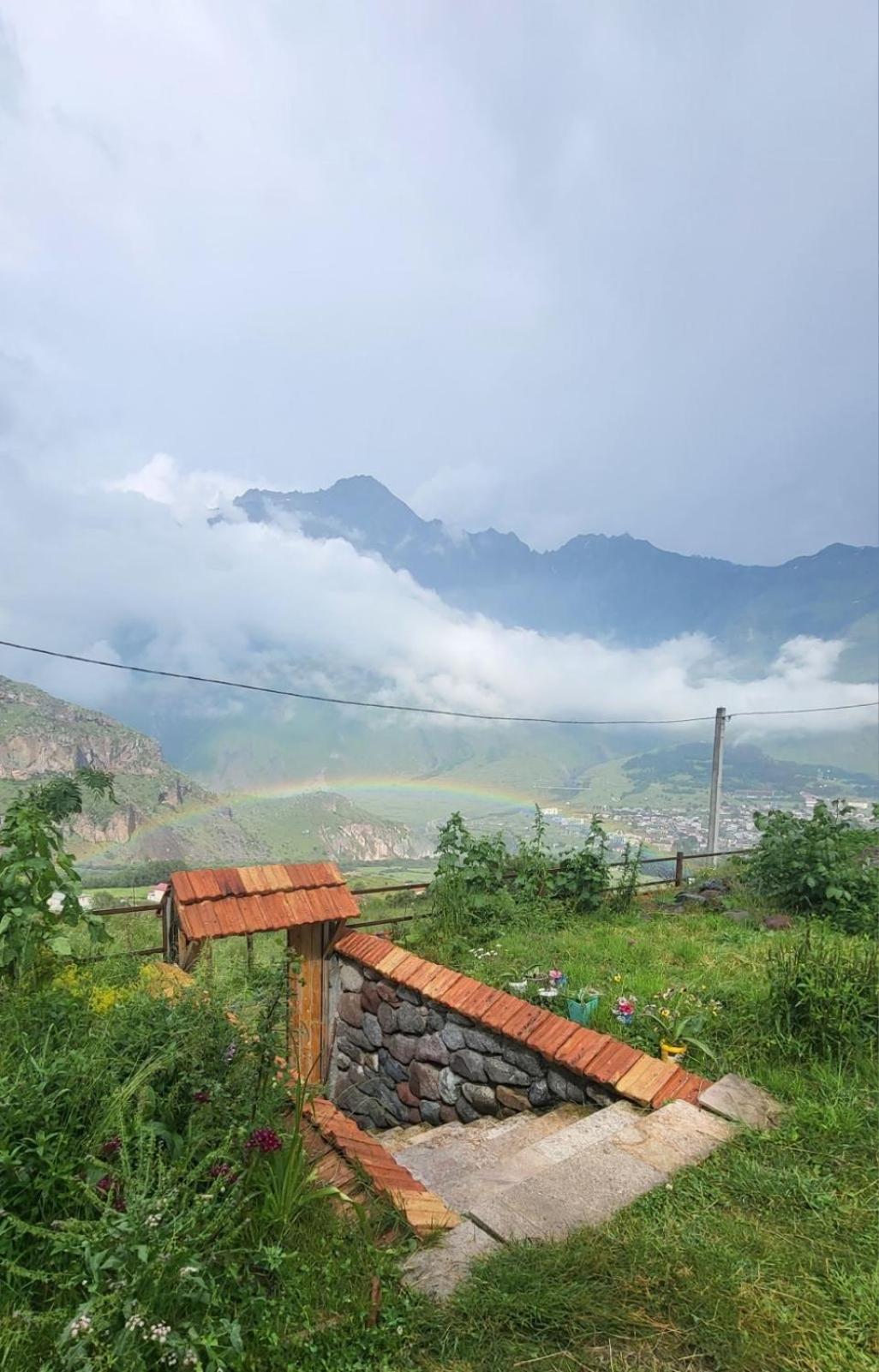 Peak House Villa Kazbegi Kültér fotó